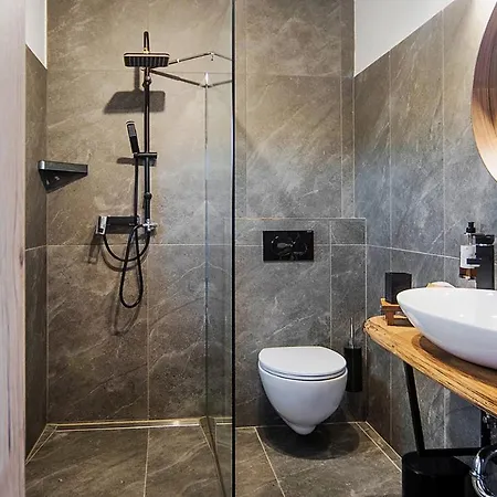 Pok Garni Hotel 4*