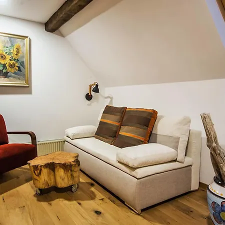 Hotel Pok Garni