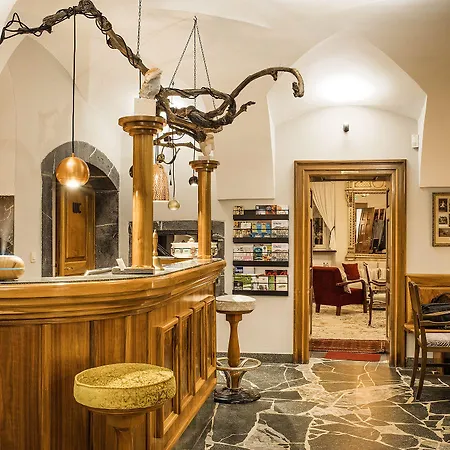 Pok Garni Hotel 4*