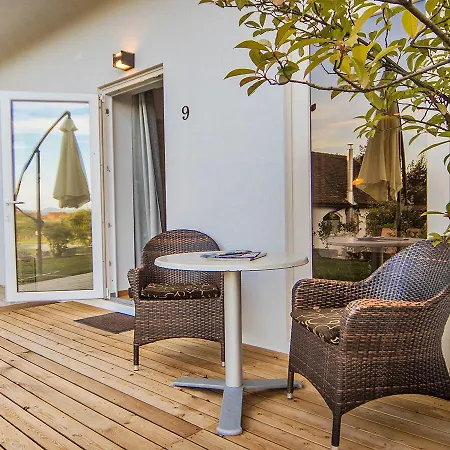 فندق Pok Garni 4*