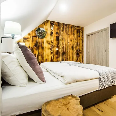 Pok Garni Hotel 4*