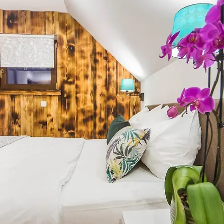 Pok Garni Hotel 4*