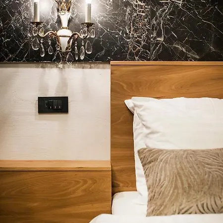 Hotel Pok Garni 4*